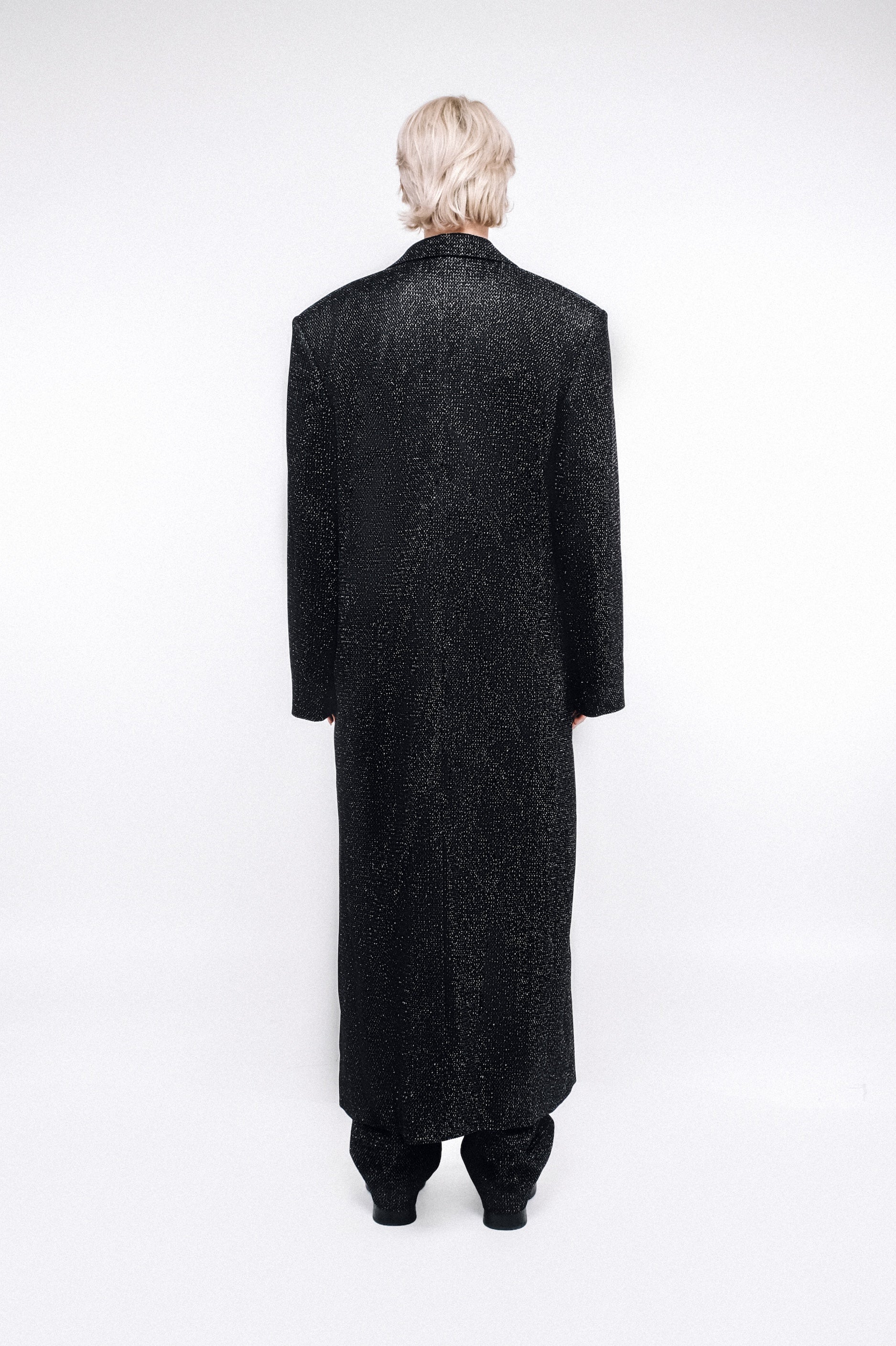 Oversized coat TUJUNJA in black fishnet